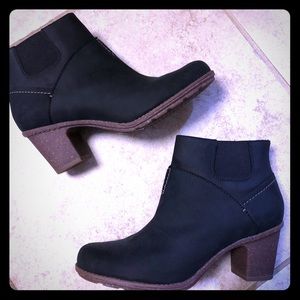 Clark’s black ankle boots booties size 8.5
